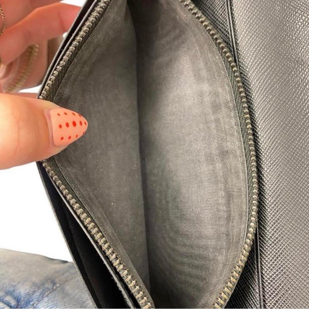 🔥 Prada Wallet 🔥 - Picture 6 of 6